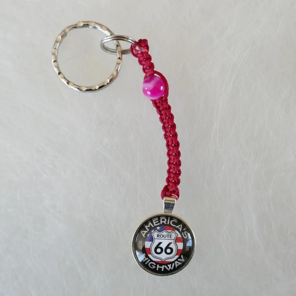 Porte clés perle et macramé Route 66