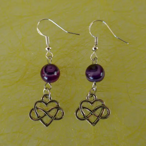 - Boucles d'oreilles